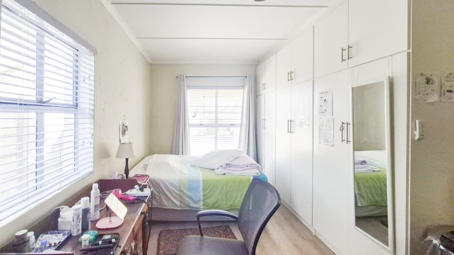 4 Bedroom Property for Sale in Langerug Western Cape
